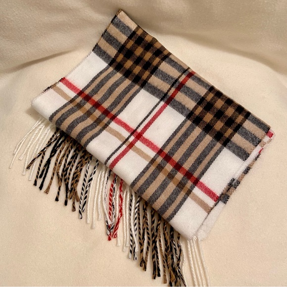 ✨NWOT Made in Italy Italian Plaid Fringe Scarf - Picture 2 of 3